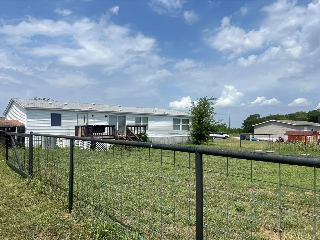 120 Pine Ridge Circle Southmayd TX 75092