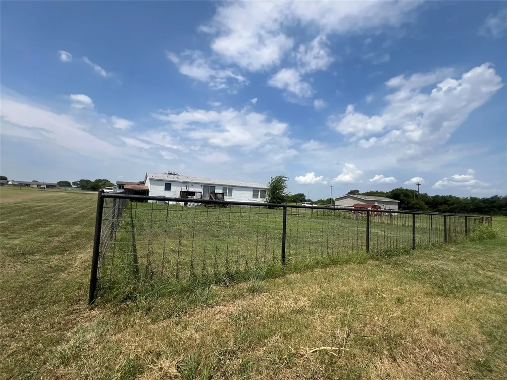 120 Pine Ridge Circle Southmayd TX 75092