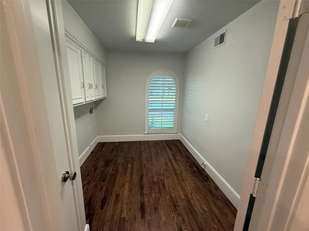 6911 Gateridge Drive Dallas TX 75254