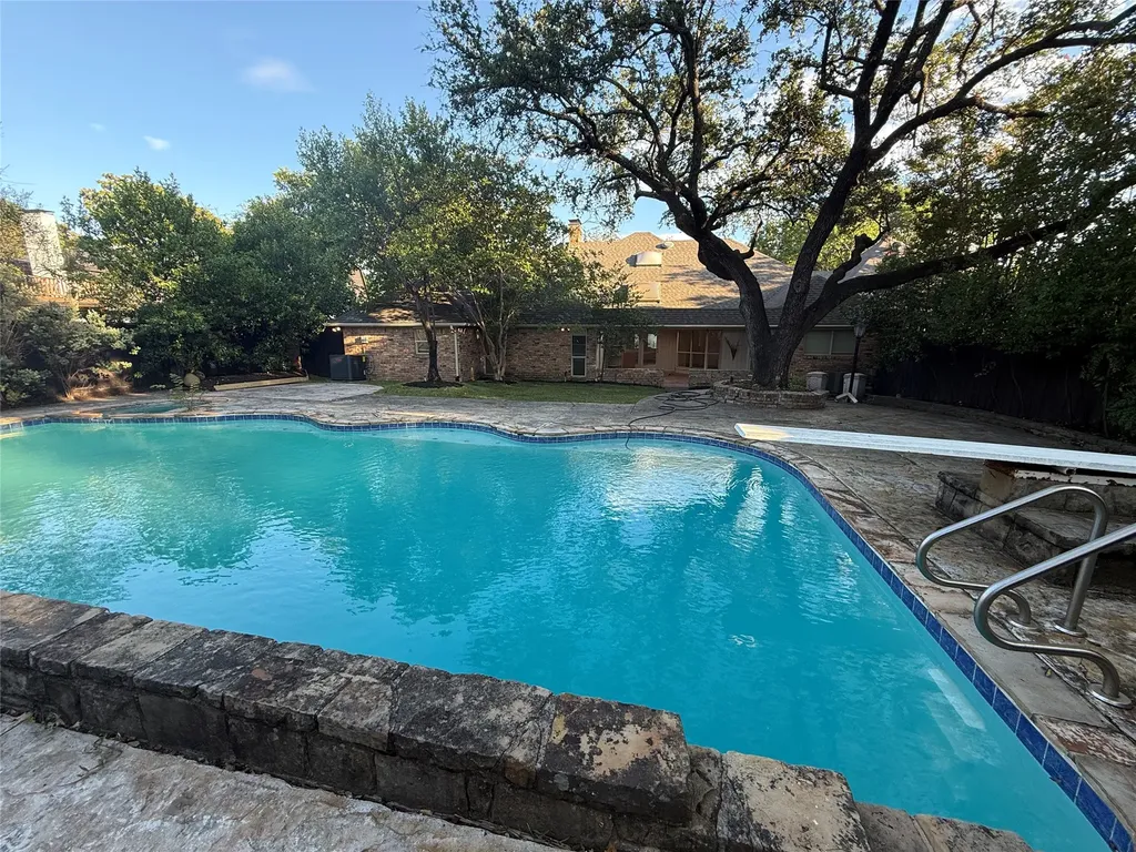 6911 Gateridge Drive Dallas TX 75254