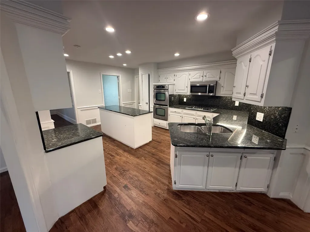6911 Gateridge Drive Dallas TX 75254