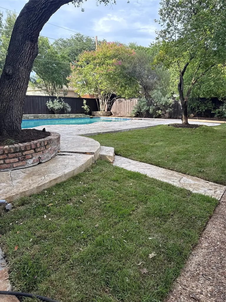 6911 Gateridge Drive Dallas TX 75254