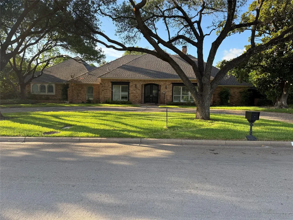 6911 Gateridge Drive Dallas TX 75254