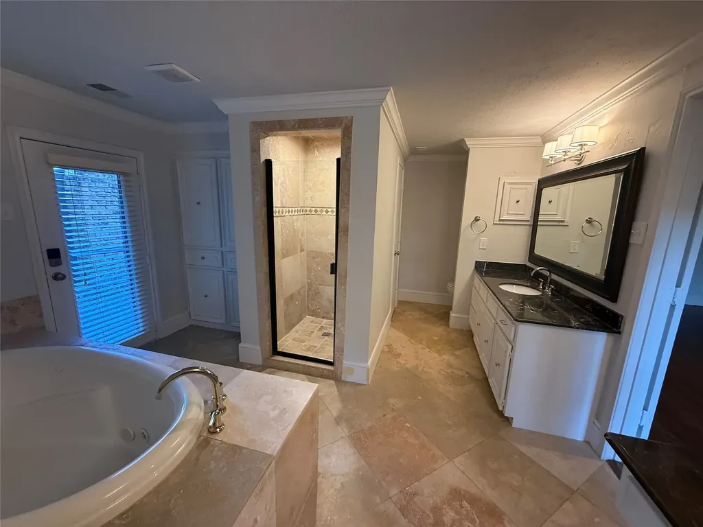 6911 Gateridge Drive Dallas TX 75254