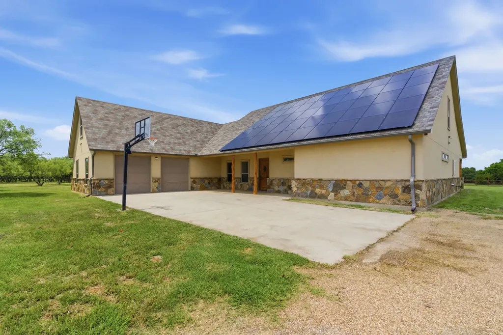 927 Prickly Pear Trail Gordon TX 76453