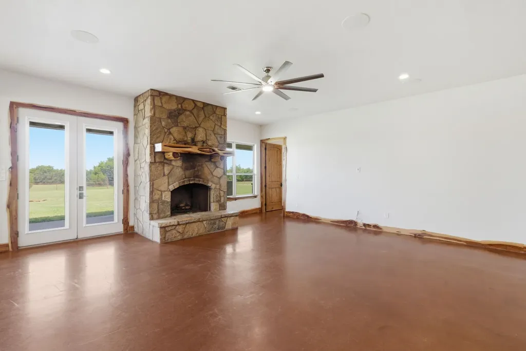 927 Prickly Pear Trail Gordon TX 76453