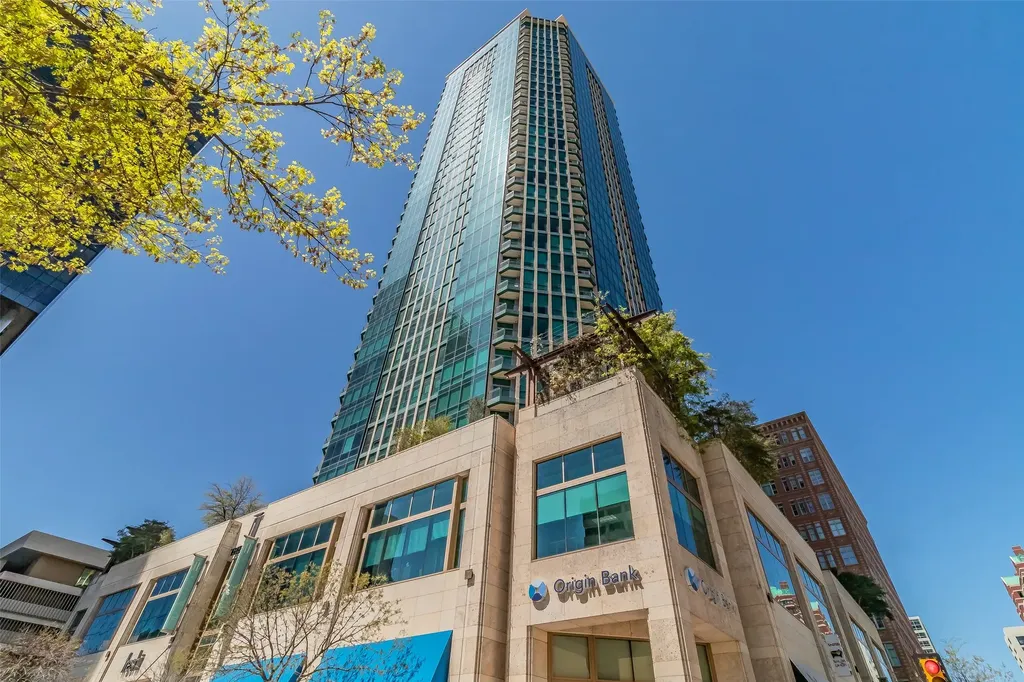 Fort Worth TX, 500 Throckmorton Street, Unit 2502