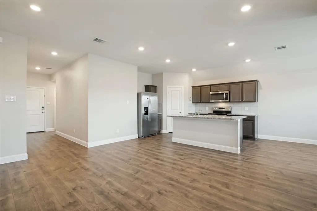 2910 Rowland Drive Seagoville TX 75159