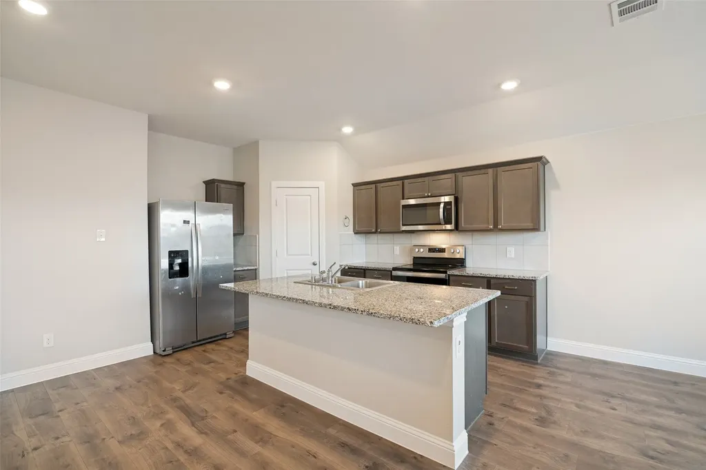 2910 Rowland Drive Seagoville TX 75159