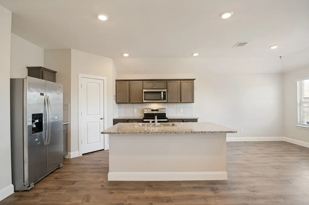 2910 Rowland Drive Seagoville TX 75159