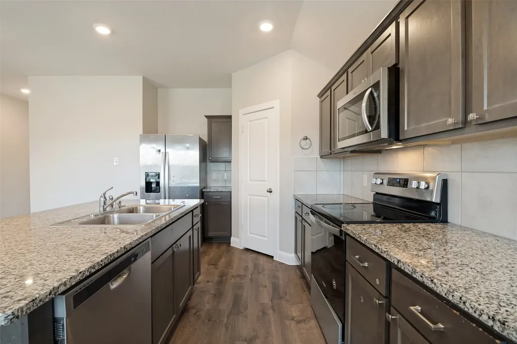 2910 Rowland Drive Seagoville TX 75159