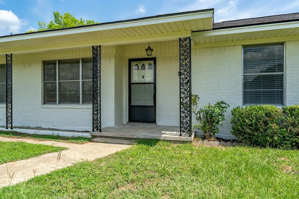 3015 E Us Highway 80 Mineola TX 75773