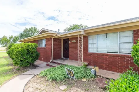 405 S Breustedt Street Weinert TX 76388