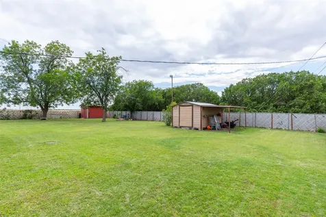 405 S Breustedt Street Weinert TX 76388