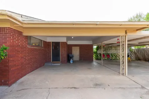 405 S Breustedt Street Weinert TX 76388