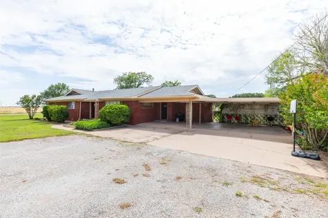 405 S Breustedt Street Weinert TX 76388