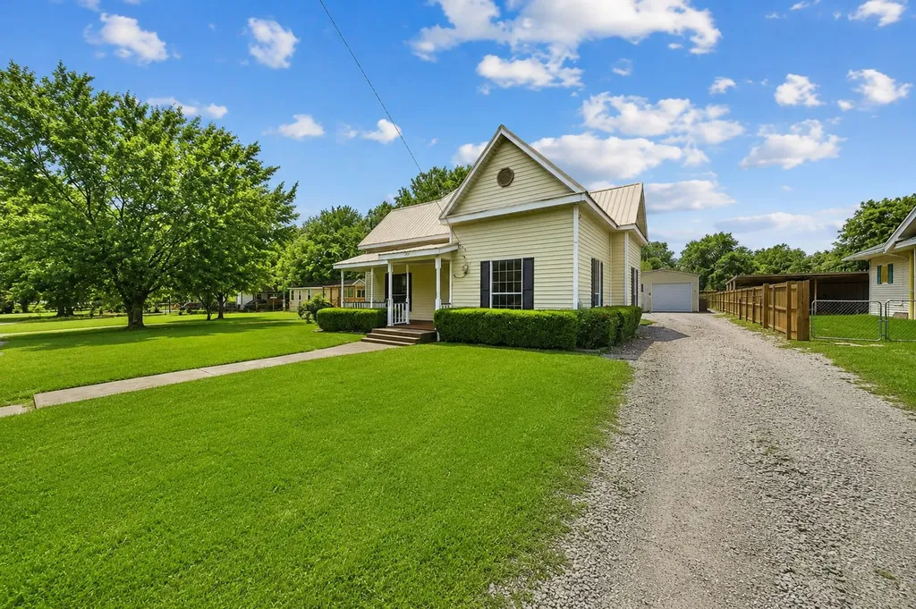 208 Frisco Street Cumby TX 75433