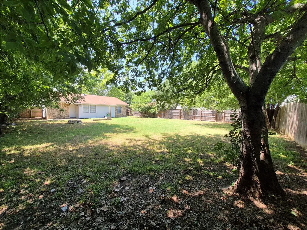 825 Springhill Drive Burleson TX 76028