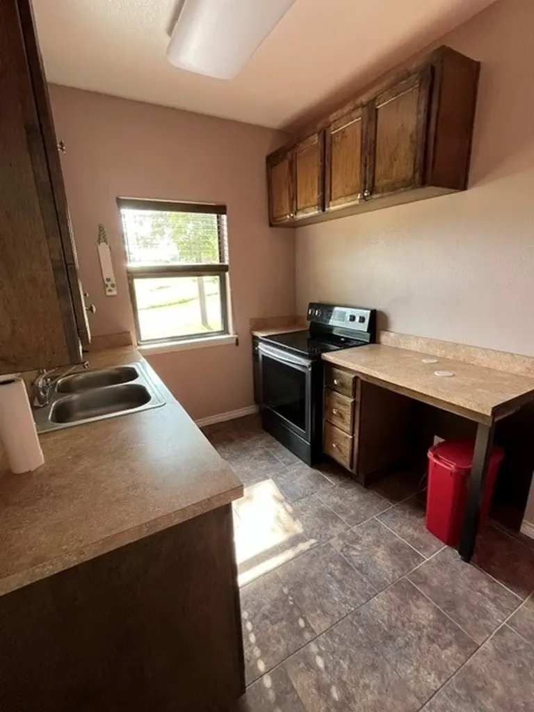 1310 N Mesquite Street N Goldthwaite TX 76844