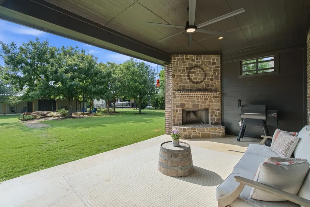 9221 Avery Ranch Way Justin TX 76247