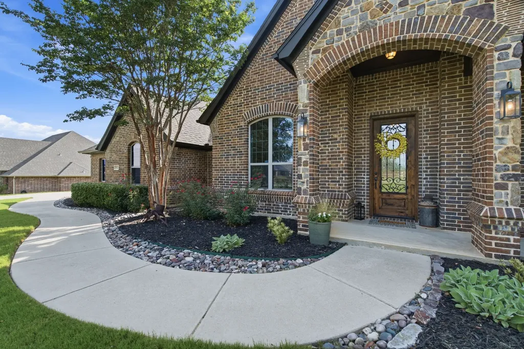 9221 Avery Ranch Way Justin TX 76247