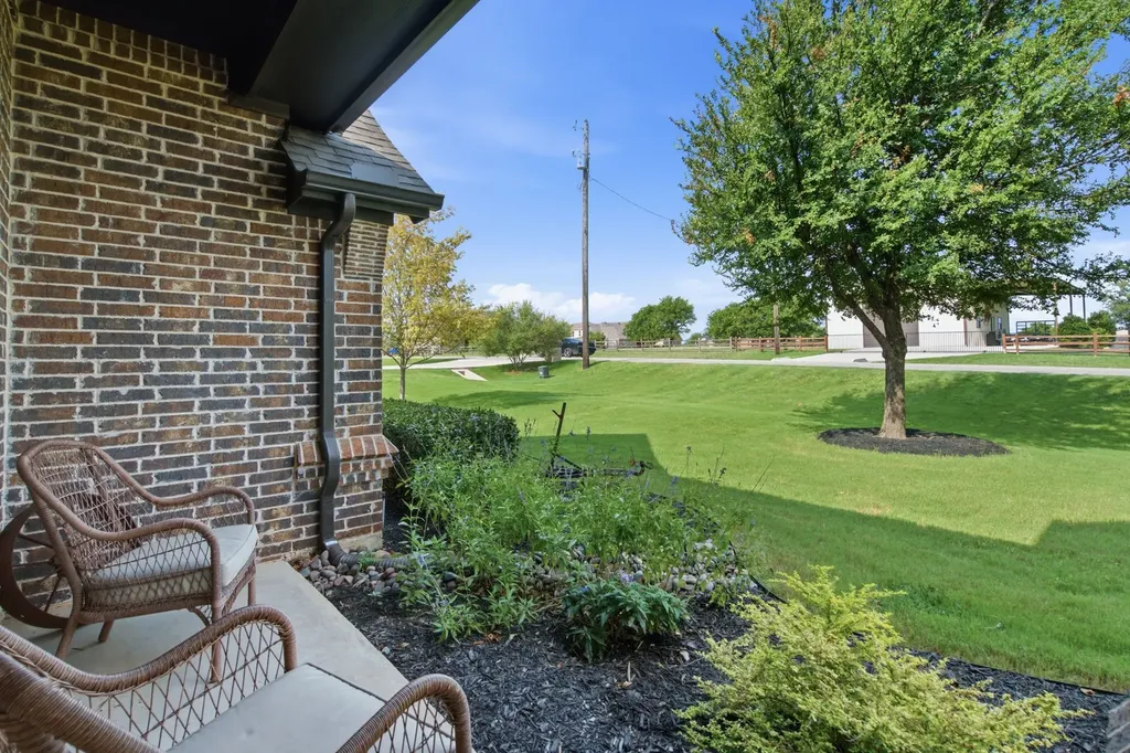 9221 Avery Ranch Way Justin TX 76247