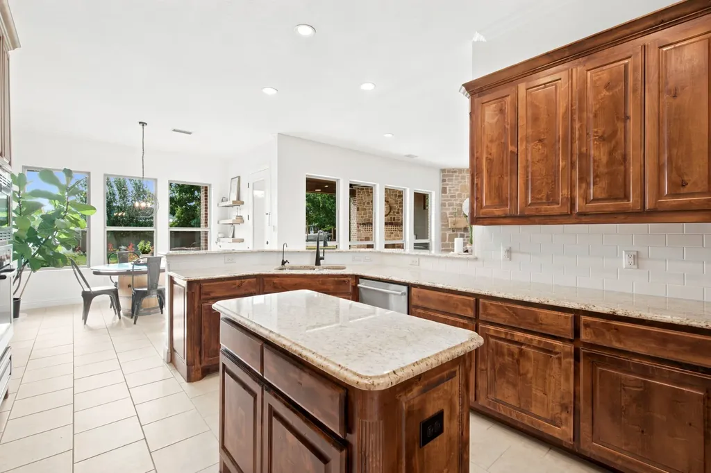 9221 Avery Ranch Way Justin TX 76247