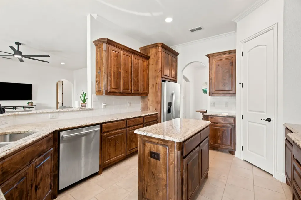 9221 Avery Ranch Way Justin TX 76247