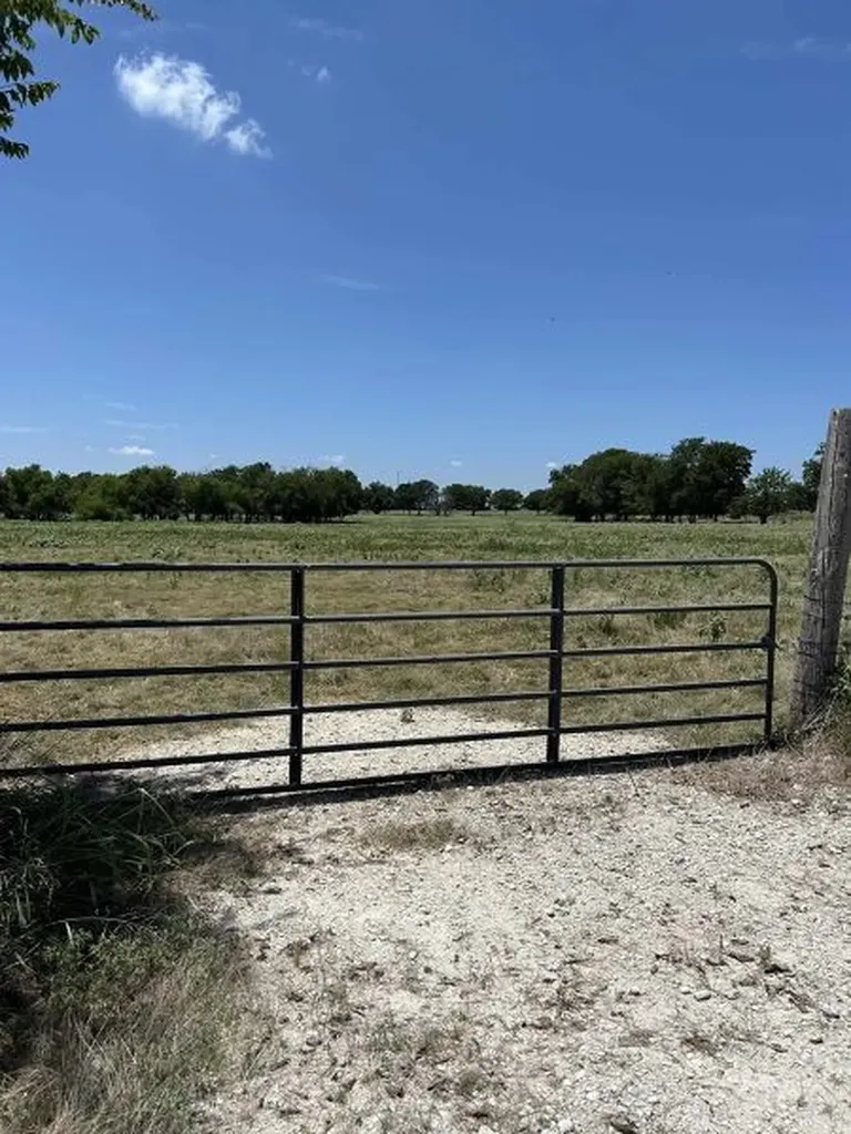 1170 Airport Road Tioga TX 76271