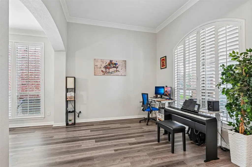837 Moss Cliff Circle Mckinney TX 75071