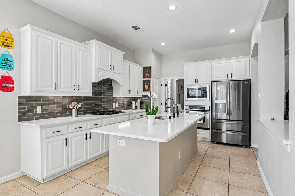 837 Moss Cliff Circle Mckinney TX 75071