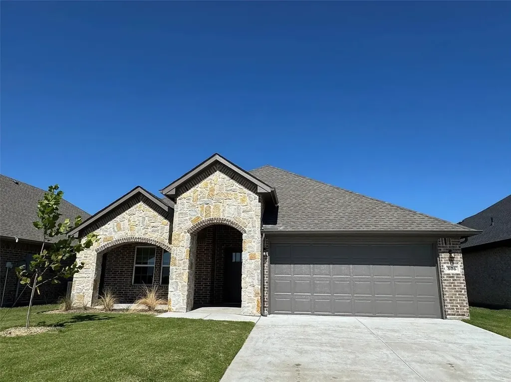 806 Greyson Lane Greenville TX 75402