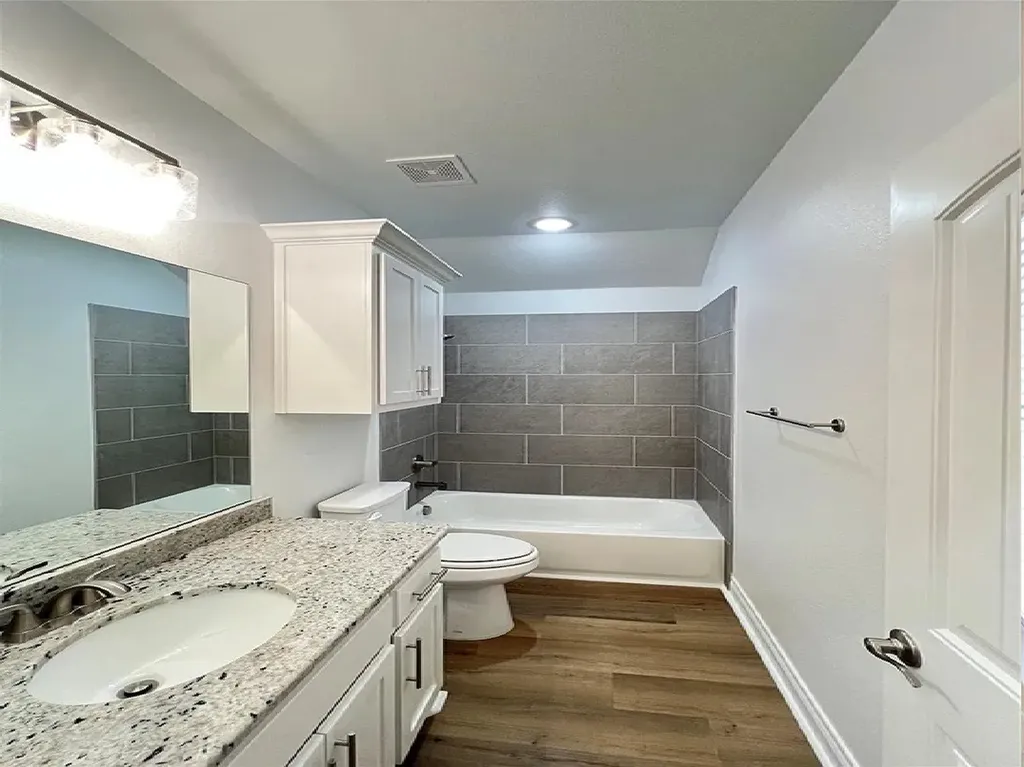 806 Greyson Lane Greenville TX 75402