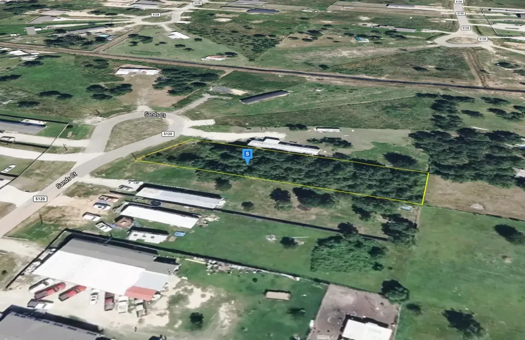 437 Road 5120 Cleveland TX 77327