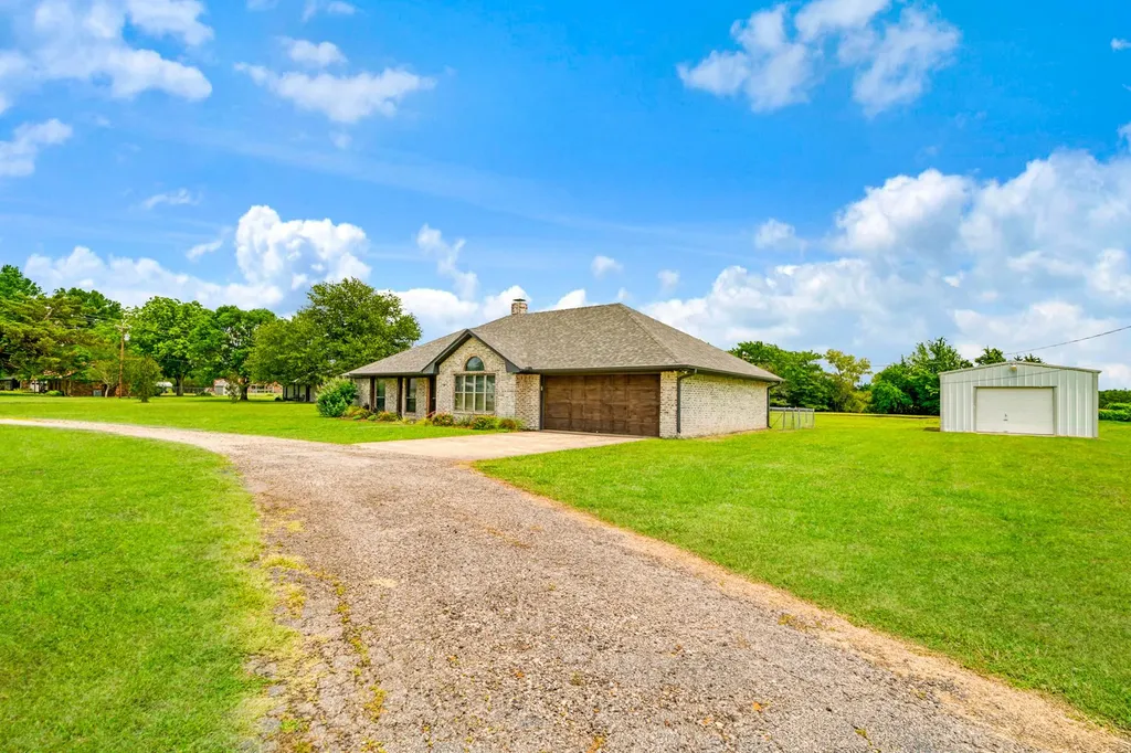1250 Cr 32240 Sumner TX 75486
