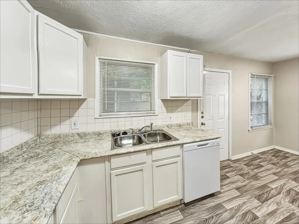 5013 Kessler Road River Oaks TX 76114