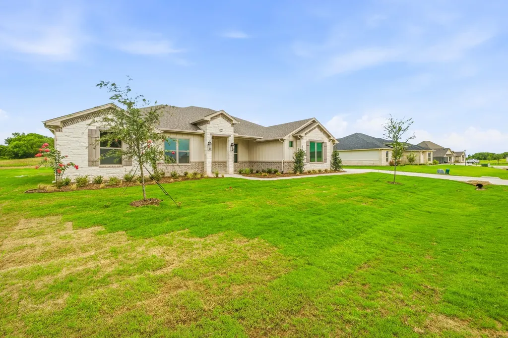 101 Eagle Court Glen Rose TX 76077