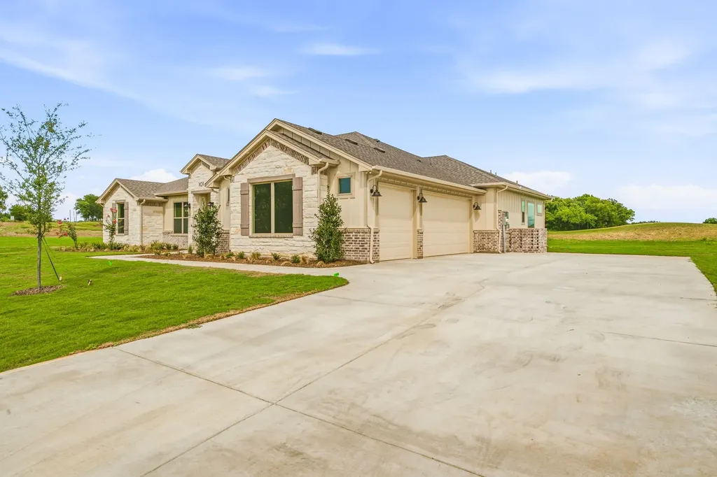 101 Eagle Court Glen Rose TX 76077