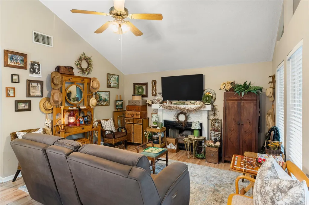 177 Woodfern Glen Holly Lake Ranch TX 75765