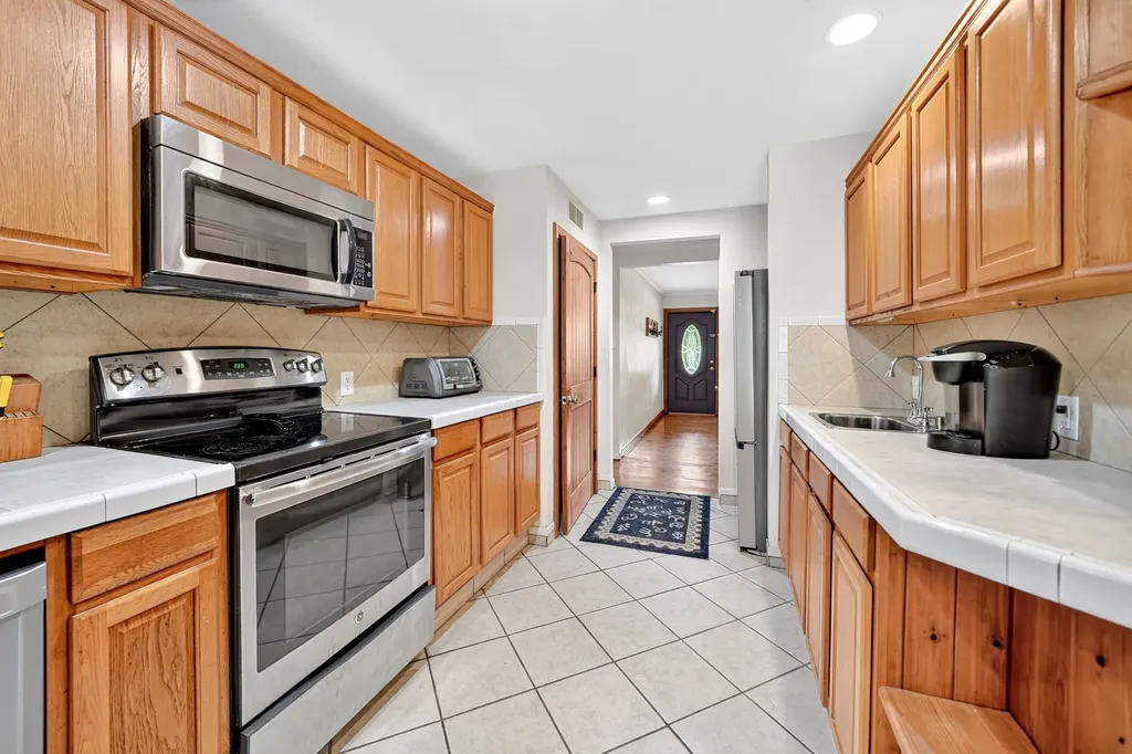 111 Vz County Road 2806 Mabank TX 75147