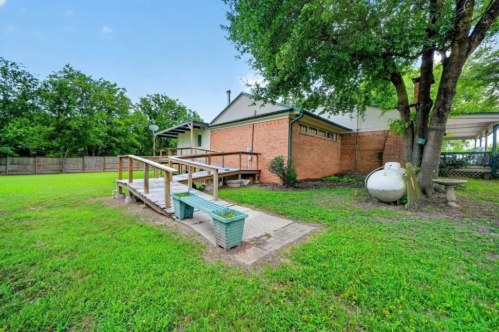 111 Vz County Road 2806 Mabank TX 75147