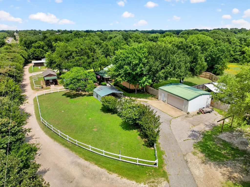 111 Vz County Road 2806 Mabank TX 75147