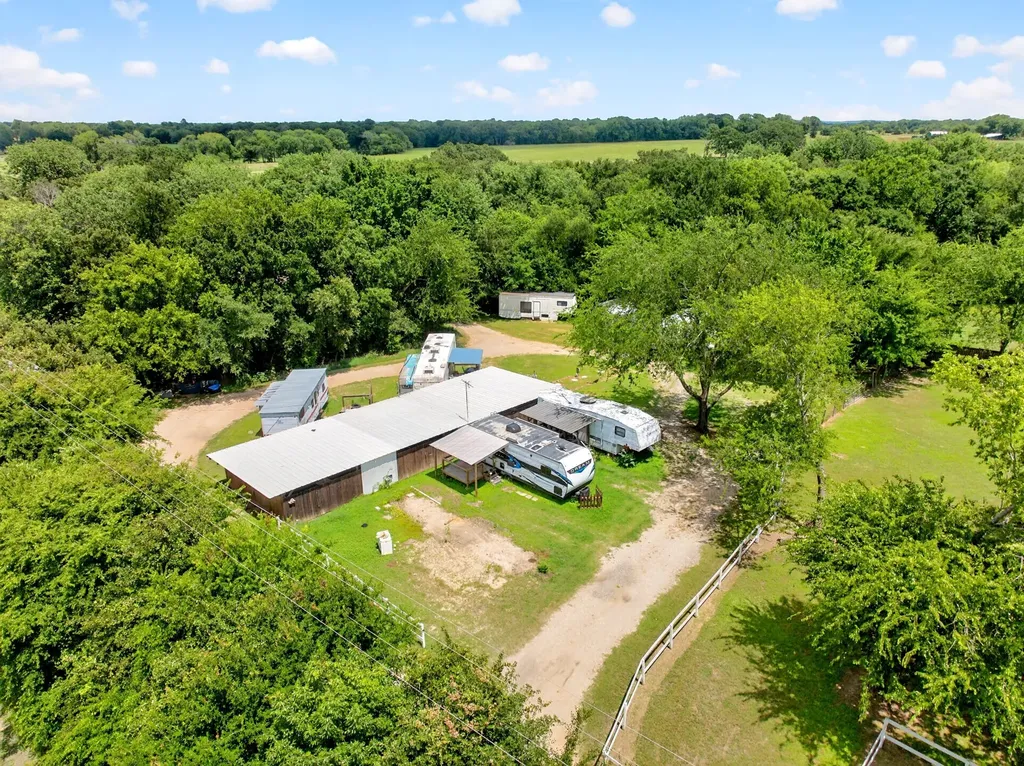 111 Vz County Road 2806 Mabank TX 75147