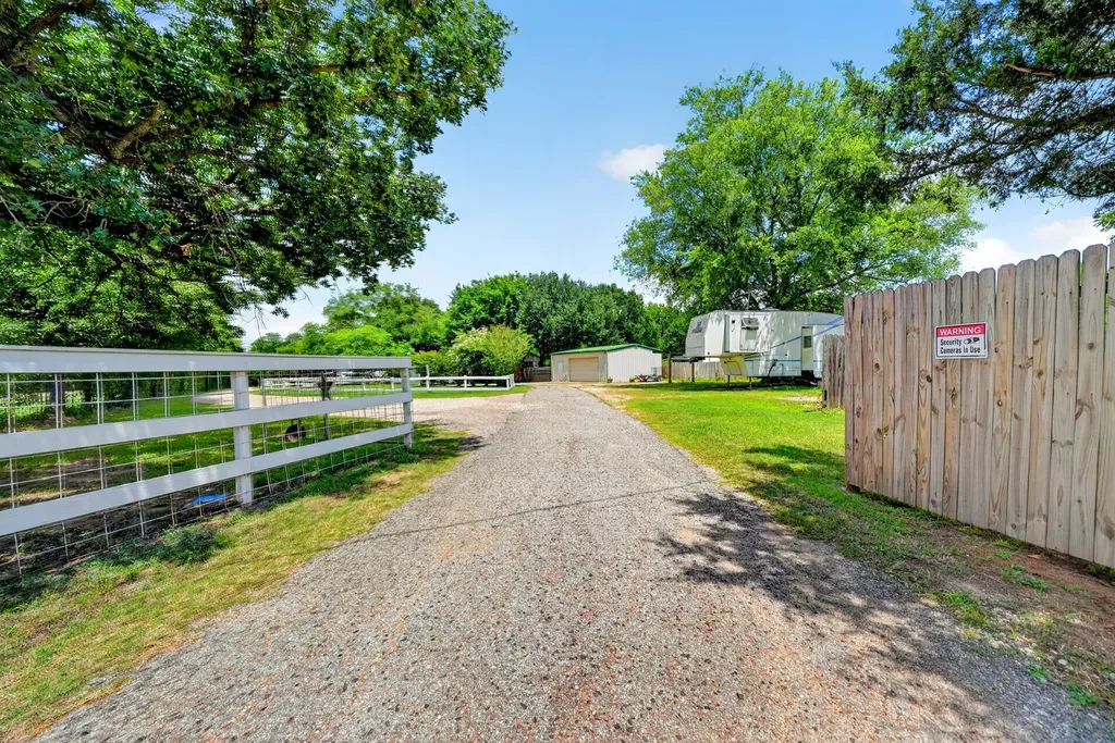 111 Vz County Road 2806 Mabank TX 75147