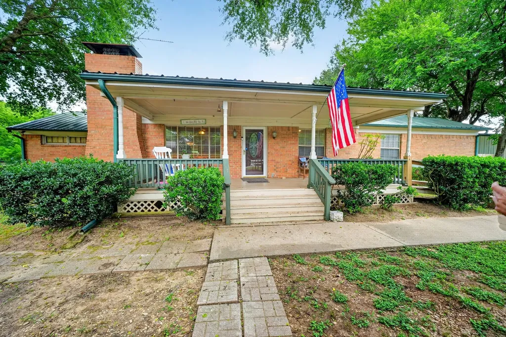 111 Vz County Road 2806 Mabank TX 75147