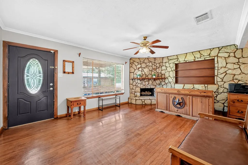 111 Vz County Road 2806 Mabank TX 75147