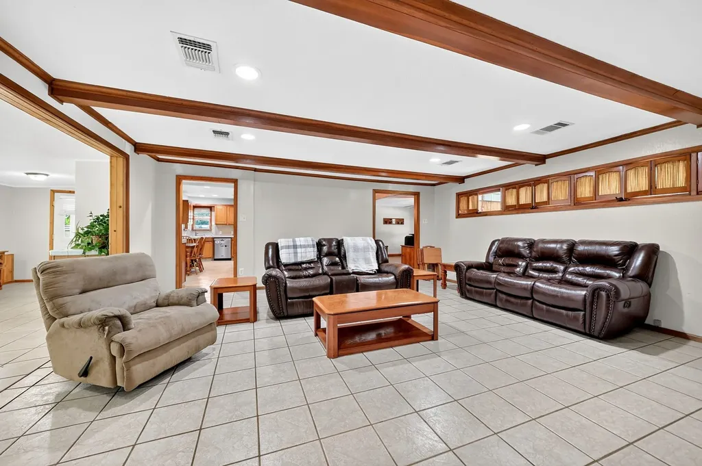111 Vz County Road 2806 Mabank TX 75147