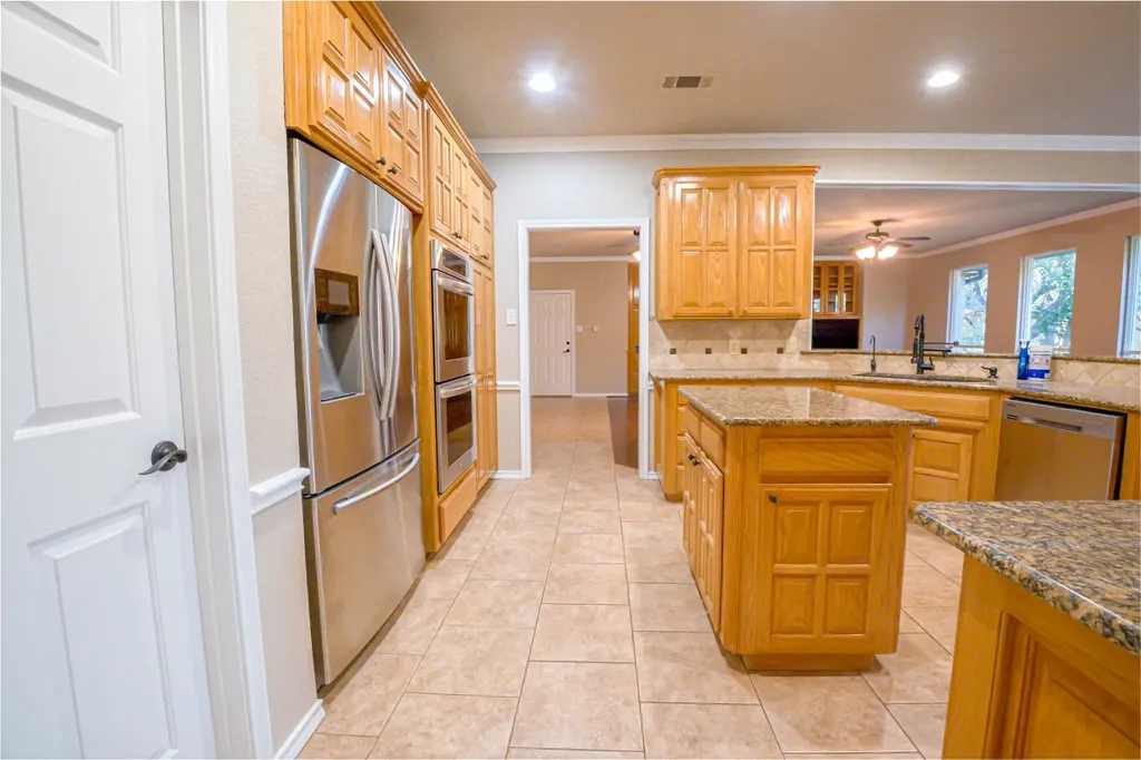 182 Lakeview Drive Aledo TX 76008