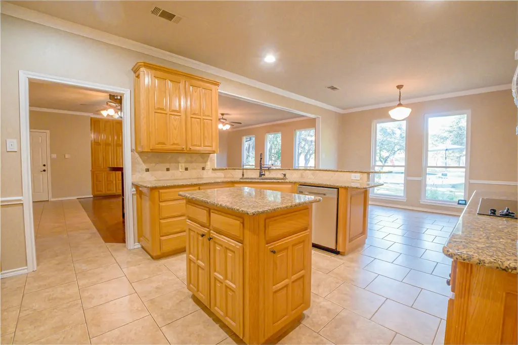 182 Lakeview Drive Aledo TX 76008