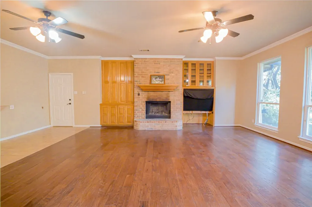 182 Lakeview Drive Aledo TX 76008